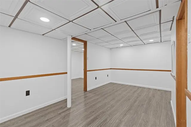 3166 Morningside Dr gallery image 33