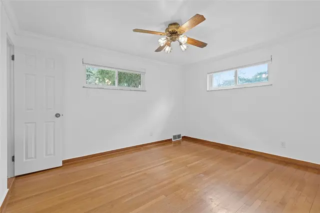3166 Morningside Dr gallery image 39
