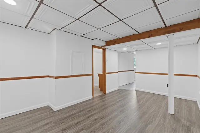 3166 Morningside Dr gallery image 43