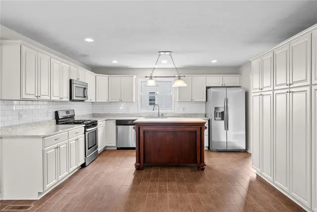 317 Providence Dr gallery image 9
