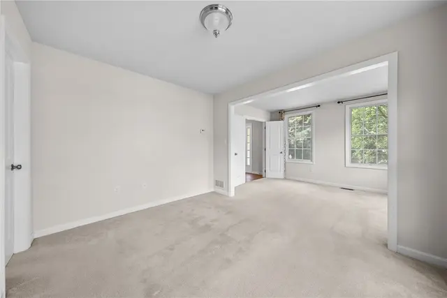 317 Providence Dr gallery image 11