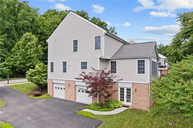317 Providence Dr gallery image 12
