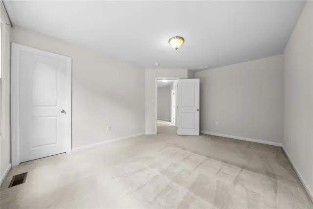 317 Providence Dr gallery image 29