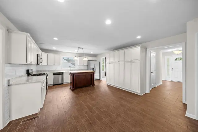 317 Providence Dr gallery image 32