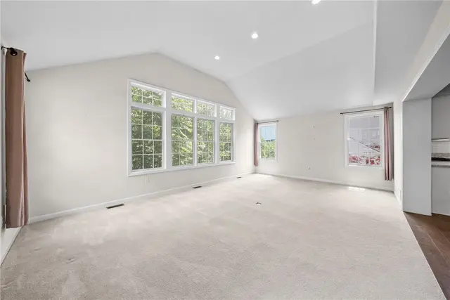 317 Providence Dr gallery image 34