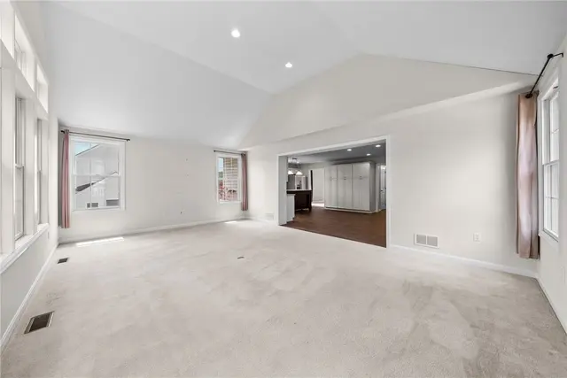 317 Providence Dr gallery image 38