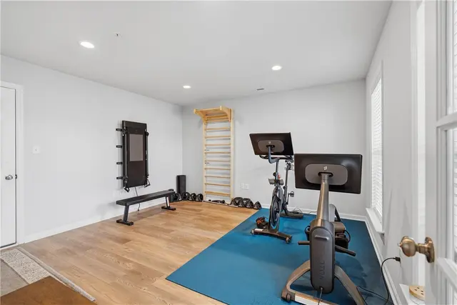 318 Harlequin St gallery image 7