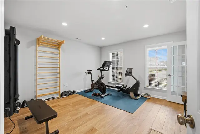 318 Harlequin St gallery image 11