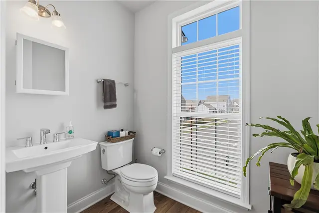318 Harlequin St gallery image 14