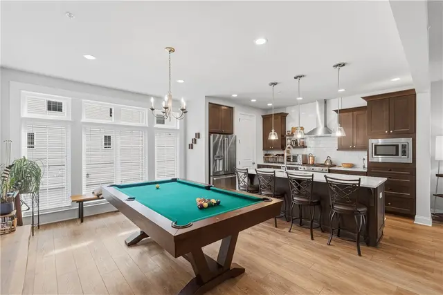 318 Harlequin St gallery image 18