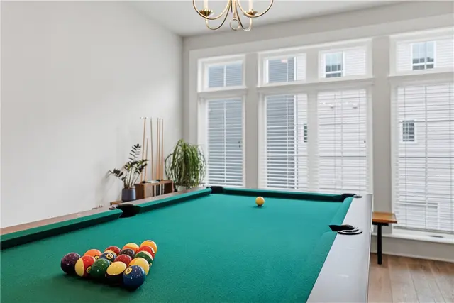 318 Harlequin St gallery image 25