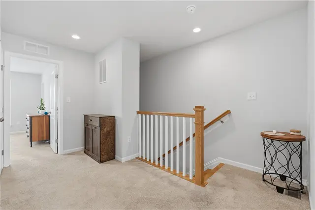 318 Harlequin St gallery image 37