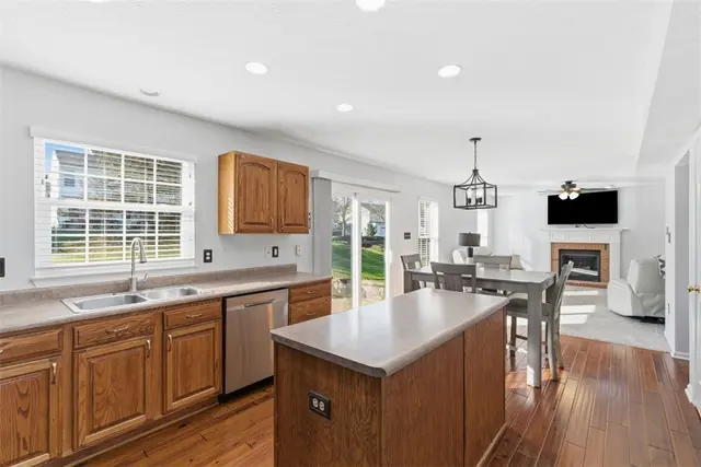 318 Village Drive gallery image 2