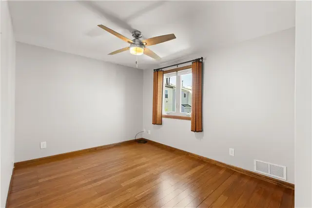 3180 Camberly Dr gallery image 2