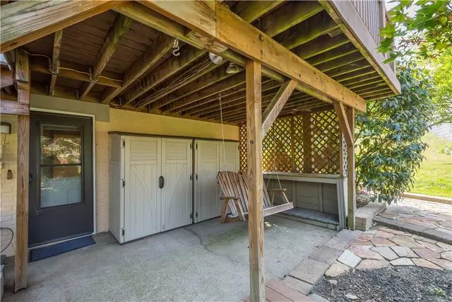 3180 Camberly Dr gallery image 5
