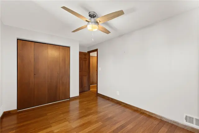 3180 Camberly Dr gallery image 8