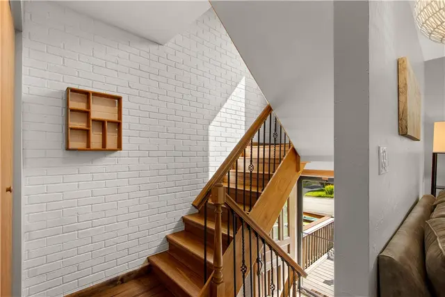 3180 Camberly Dr gallery image 11