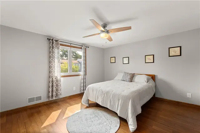 3180 Camberly Dr gallery image 18