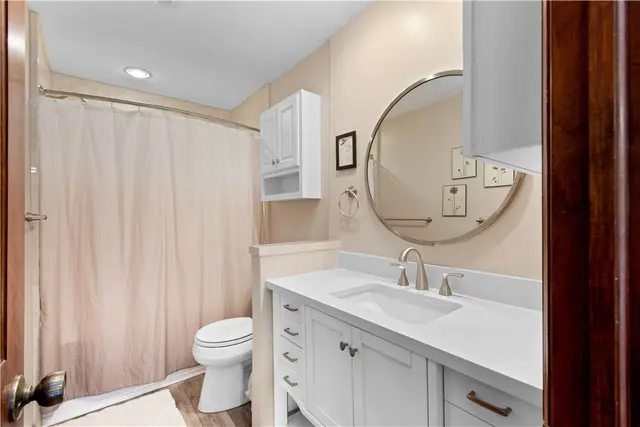 3180 Camberly Dr gallery image 21