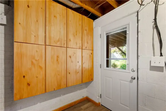 3180 Camberly Dr gallery image 24