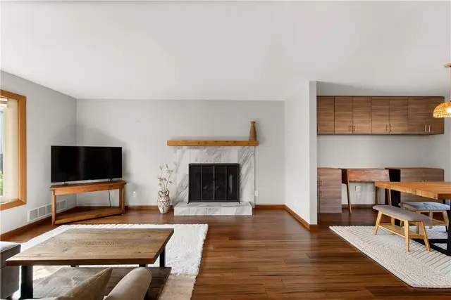 3180 Camberly Dr gallery image 25