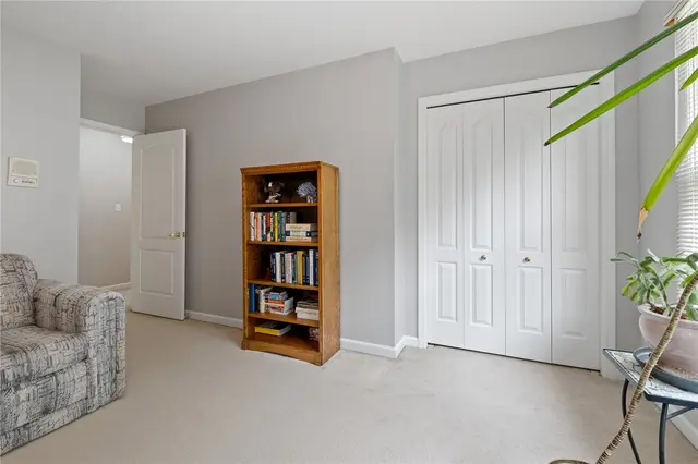 319 Blum Ave gallery image 12