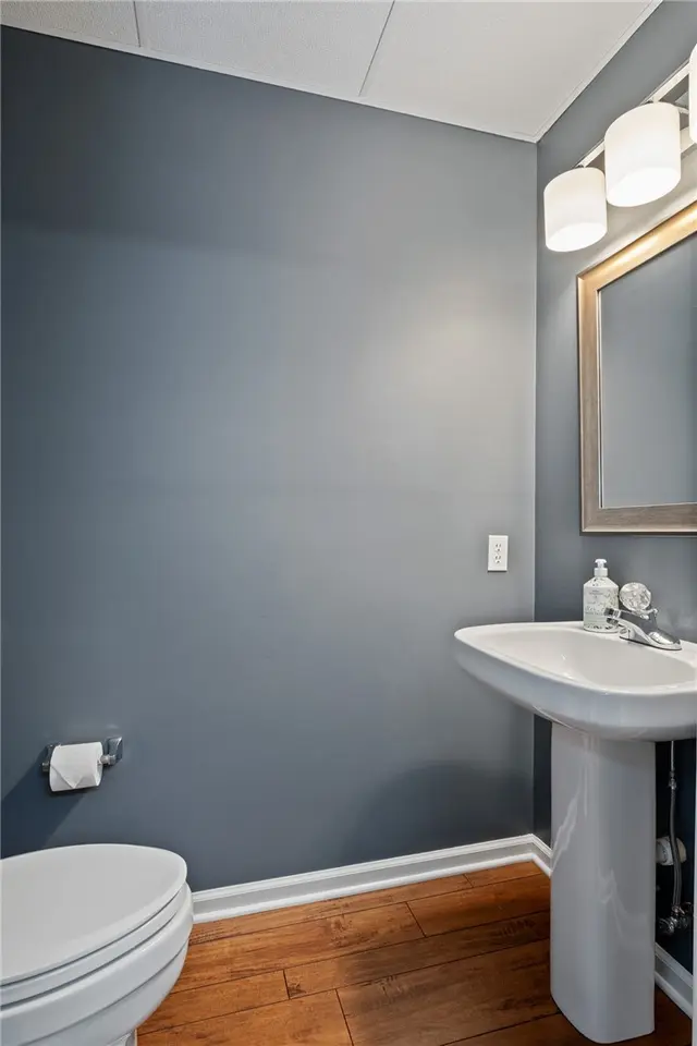 319 Blum Ave gallery image 31