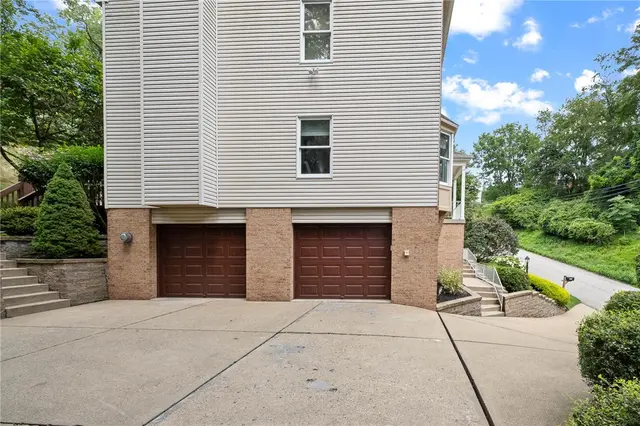 319 Blum Ave gallery image 32