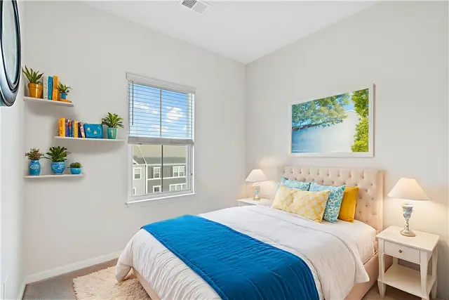 319 Caledonia Place gallery image 15