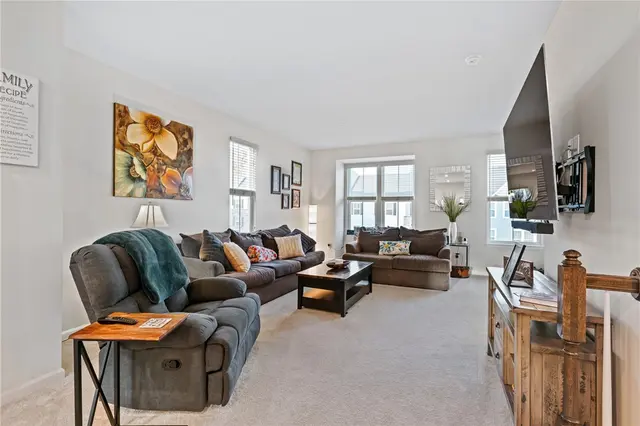 319 Caledonia Place gallery image 30