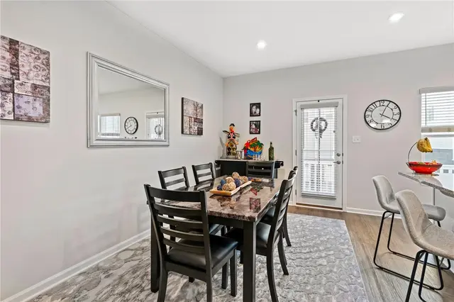 319 Caledonia Place gallery image 33