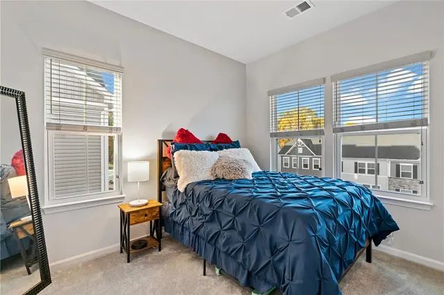 319 Caledonia Place gallery image 34