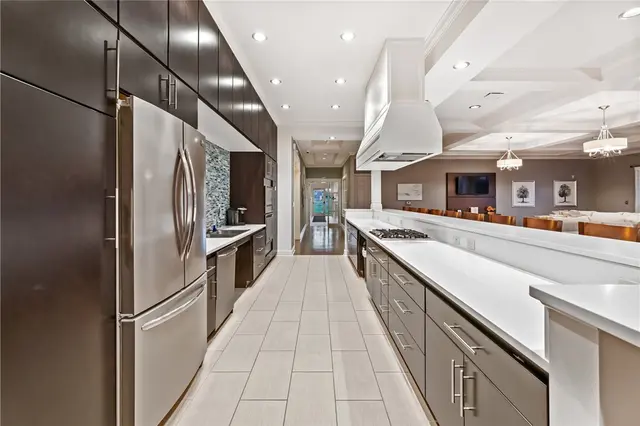 319 Caledonia Place gallery image 35