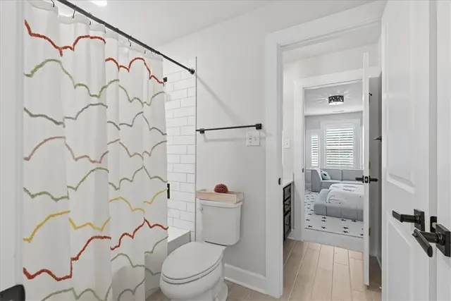 319 Crest Ln gallery image 6