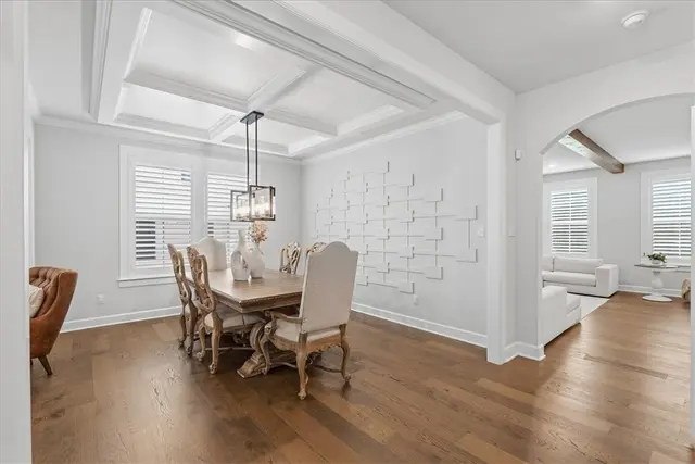 319 Crest Ln gallery image 13