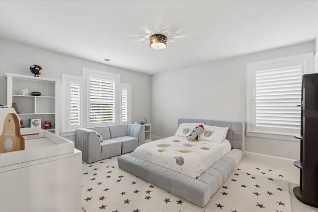 319 Crest Ln gallery image 28