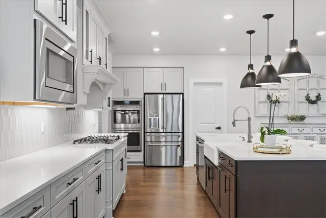 319 Crest Ln gallery image 34