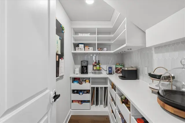 319 Crest Ln gallery image 36