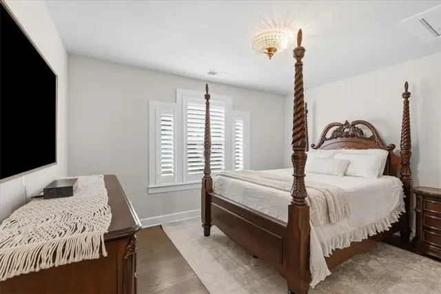 319 Crest Ln gallery image 38