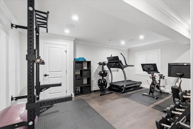 319 Crest Ln gallery image 41