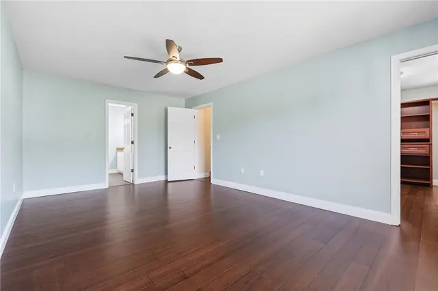 319 Hummingbird Cir gallery image 3