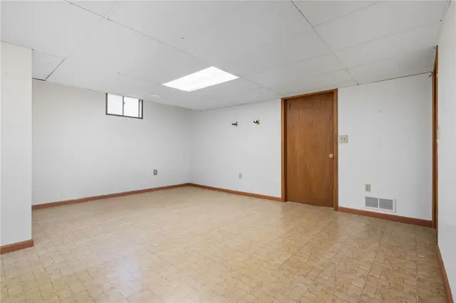 319 Hummingbird Cir gallery image 8