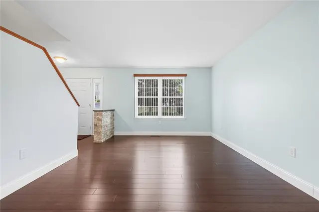 319 Hummingbird Cir gallery image 19