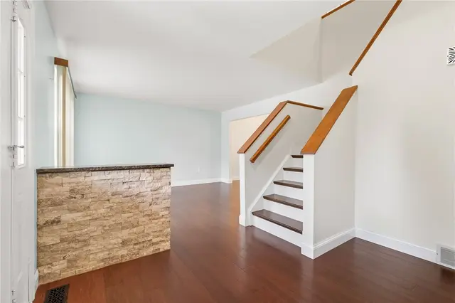 319 Hummingbird Cir gallery image 24