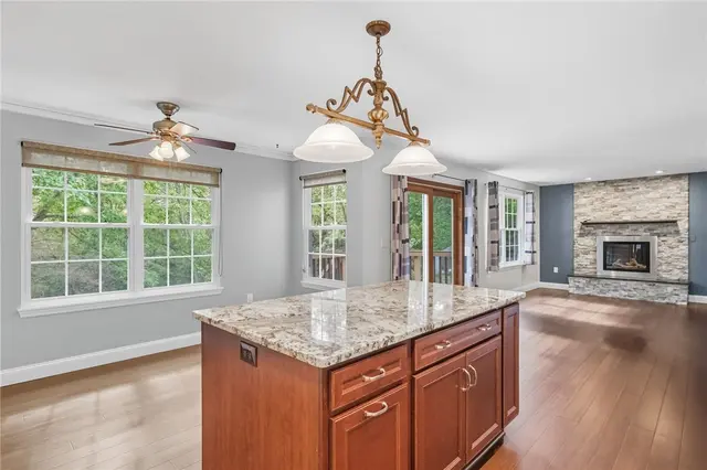 319 Hummingbird Cir gallery image 32