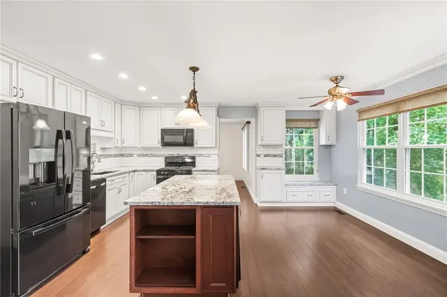 319 Hummingbird Cir gallery image 33