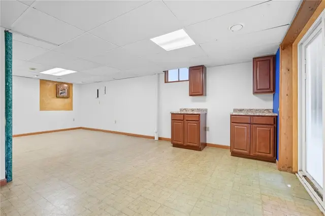 319 Hummingbird Cir gallery image 36