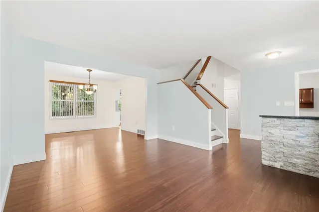 319 Hummingbird Cir gallery image 38