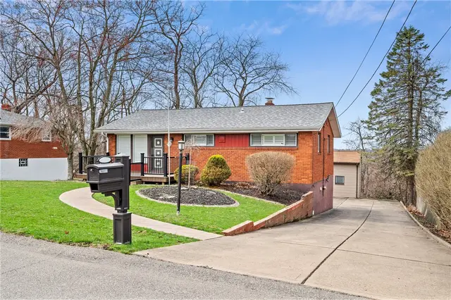 319 Ilex Dr gallery image 2