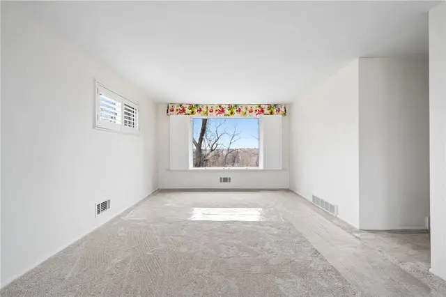 319 Ilex Dr gallery image 6